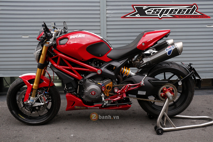 Ducati Monster 796 do tinh te trong tung mon do choi hang hieu - 2