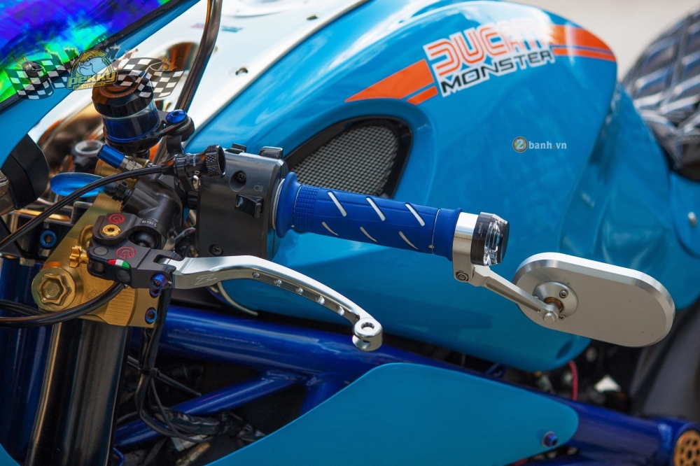 Ducati Monster 796 lot xac day ngoan muc voi phien ban Cafe Racer - 7