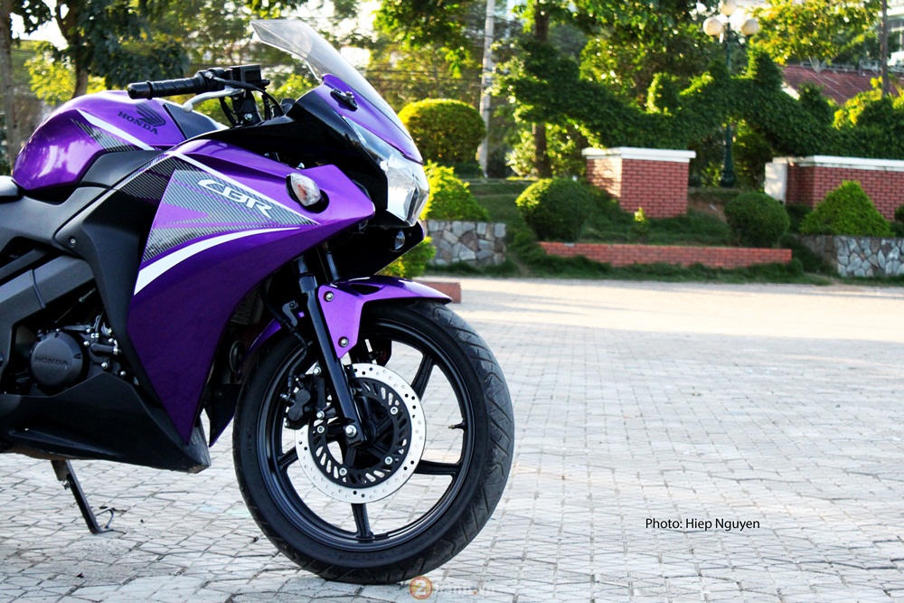 Honda CBR150 phien ban Candy Violet - 4