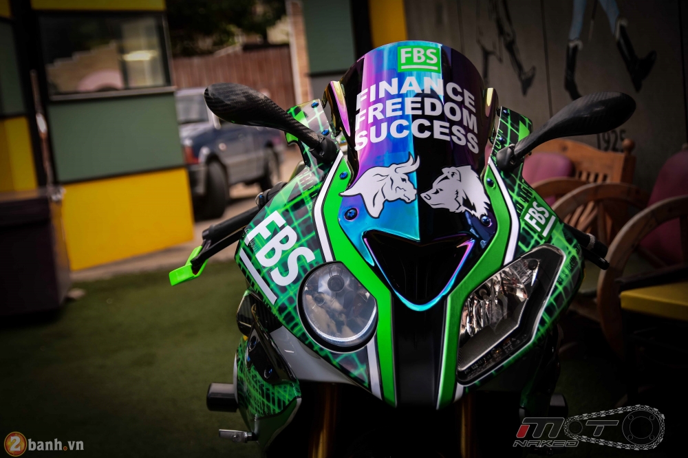 BMW HP4 day phong cach voi ban do Green Racing Performance - 4