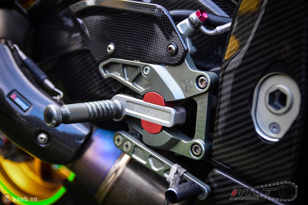 BMW HP4 day phong cach voi ban do Green Racing Performance - 21