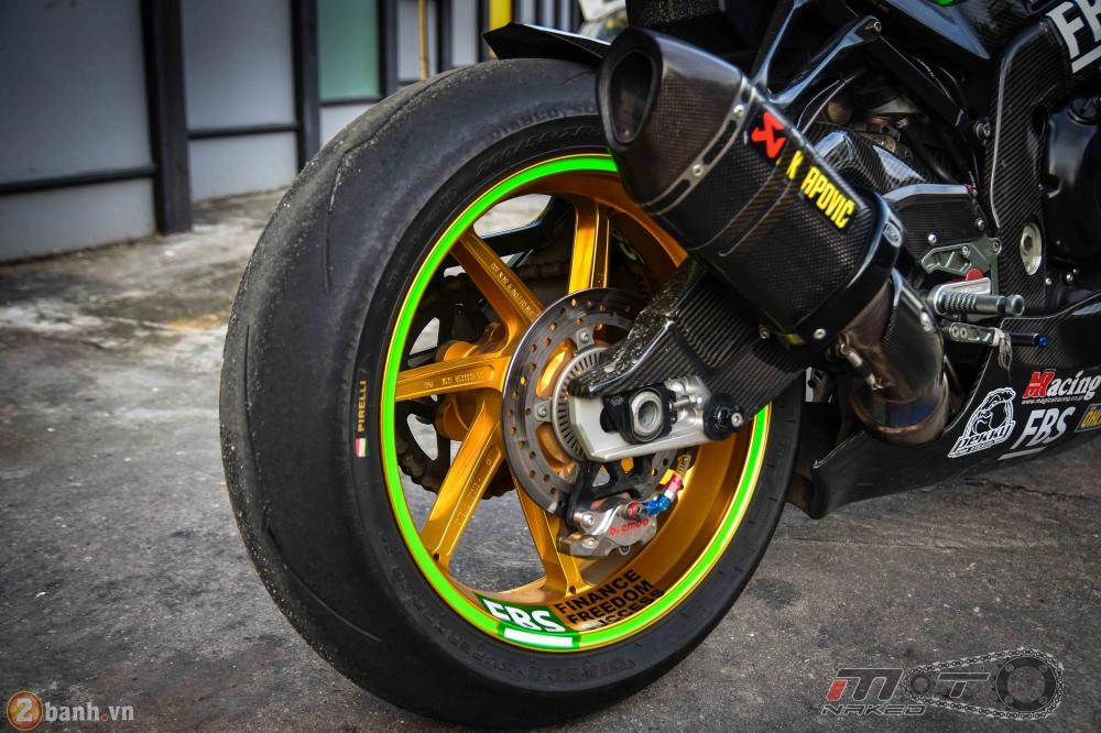 BMW HP4 day phong cach voi ban do Green Racing Performance - 22