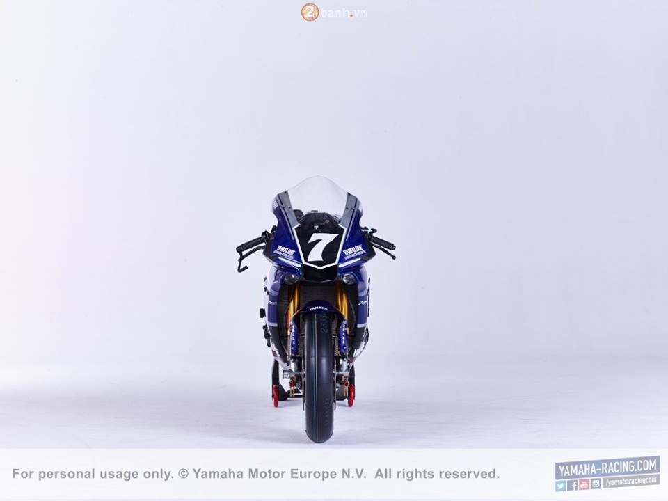 R1 phien ban dua cua Yamaha Austria Racing Team - 8