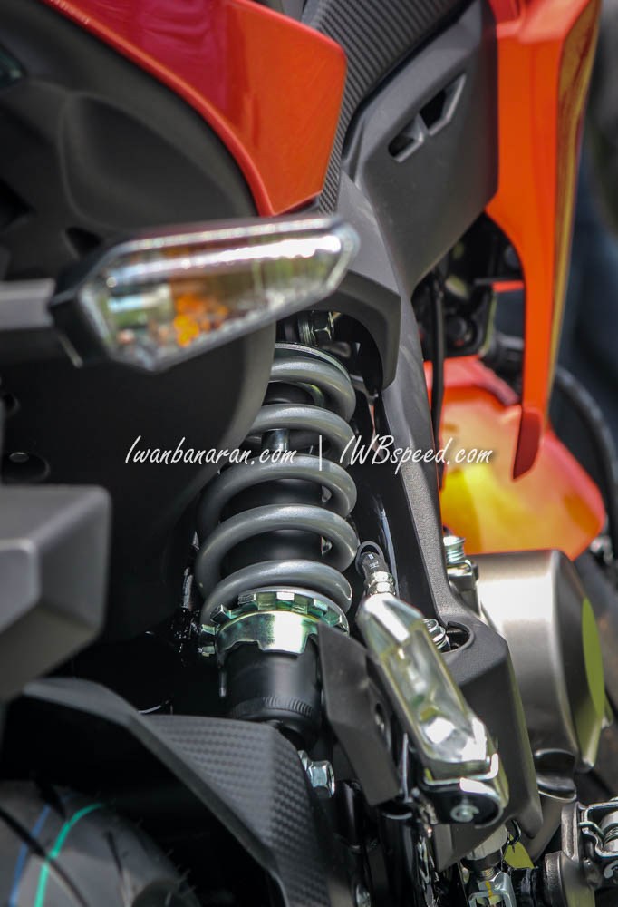 Can canh Kawasaki Z125 2016 Doi thu cua Honda MSX 125 - 8