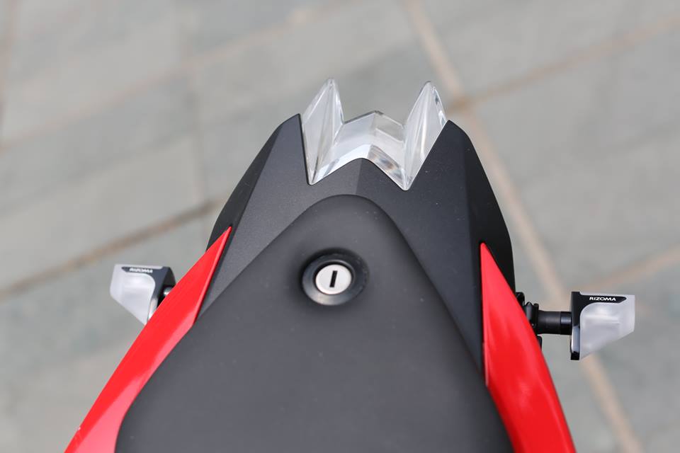 BMW S1000R chiec xe chi dung de di cafe - 4