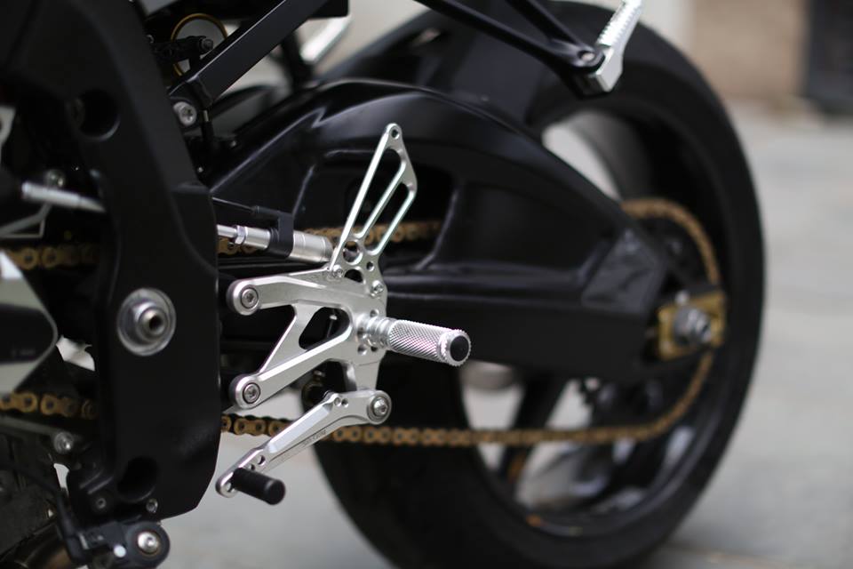BMW S1000R chiec xe chi dung de di cafe - 9