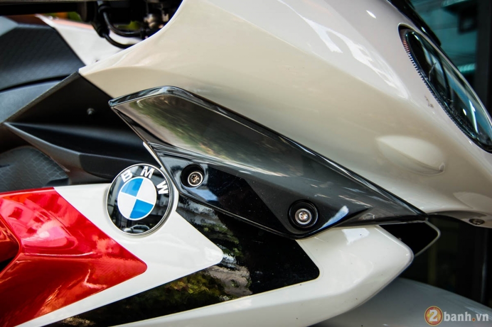 BMW S1000RR phien ban Mini Supergirl cua nu biker xinh dep - 18