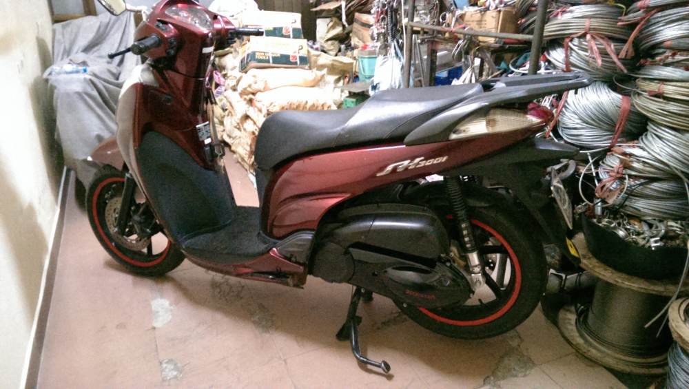 Sh 300i 2009 các bác giúp em cái  OTOFUN  CỘNG ĐỒNG OTO XE MÁY VIỆT NAM