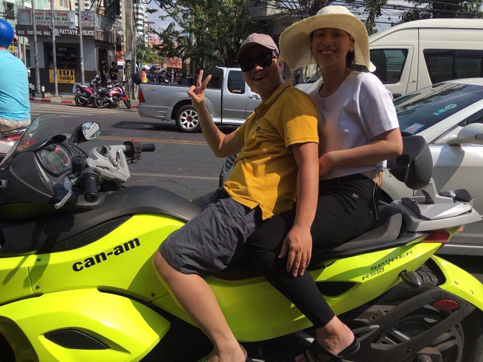 Cap doi biker Viet phuot Dong Duong tren Can am 3 banh khung - 10