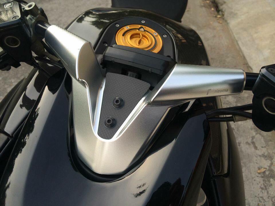 Ducati Diavel phien ban carbon do day do choi - 4