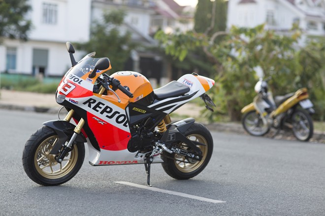 Honda MSX phong cach xe dua MotoGP cua nu biker Vinh Long - 2