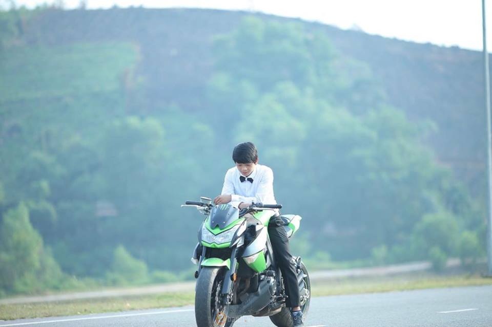 Bo anh cuoi dep nhu mo cua cap doi Thai Nguyen ben canh Kawasaki Z1000 - 8