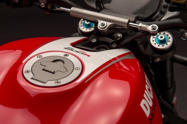 Chi tiet Ducati Monster 1200 R chuan bi ra mat - 4