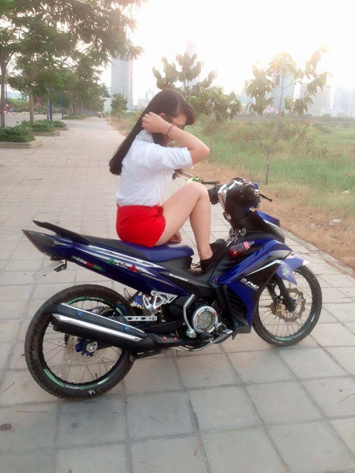 Chiec Exciter 135 che nhua so ke cung nguoi dep - 4