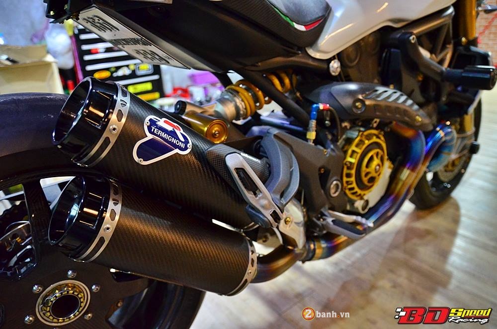 Ducati Monster 1200 do cuc khung cung dan do choi dat tien - 13