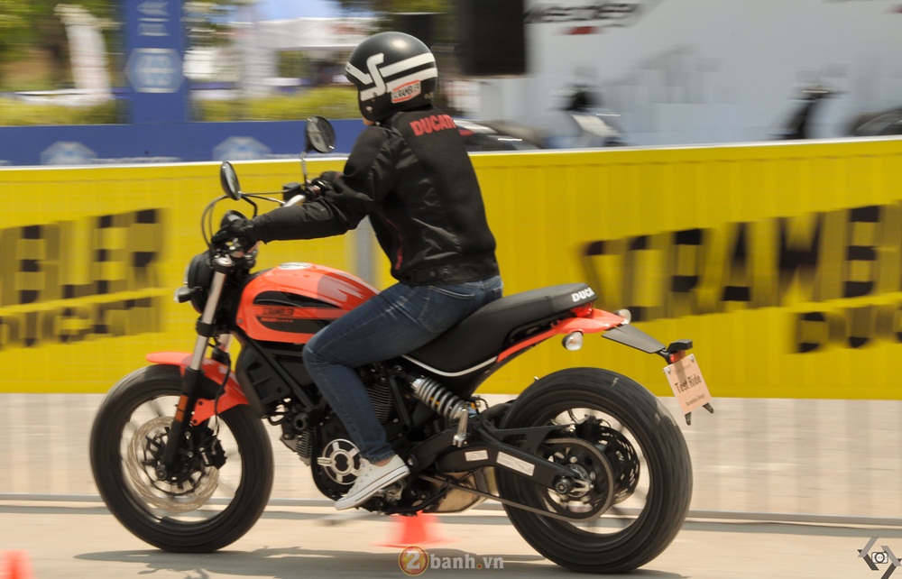 Ducati Scrambler noi bat day phong cach tai Viet Nam Motorcycle Show 2016 - 14