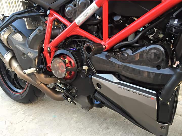 Ducati StreetFighter S manh me trong dan ao xam mo - 2