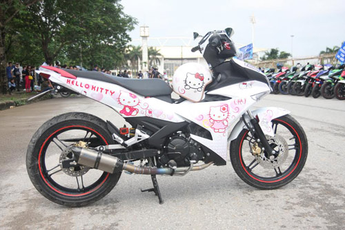 Exciter 150 do phong cach Hello Kitty de thuong cua biker Ha Noi - 4