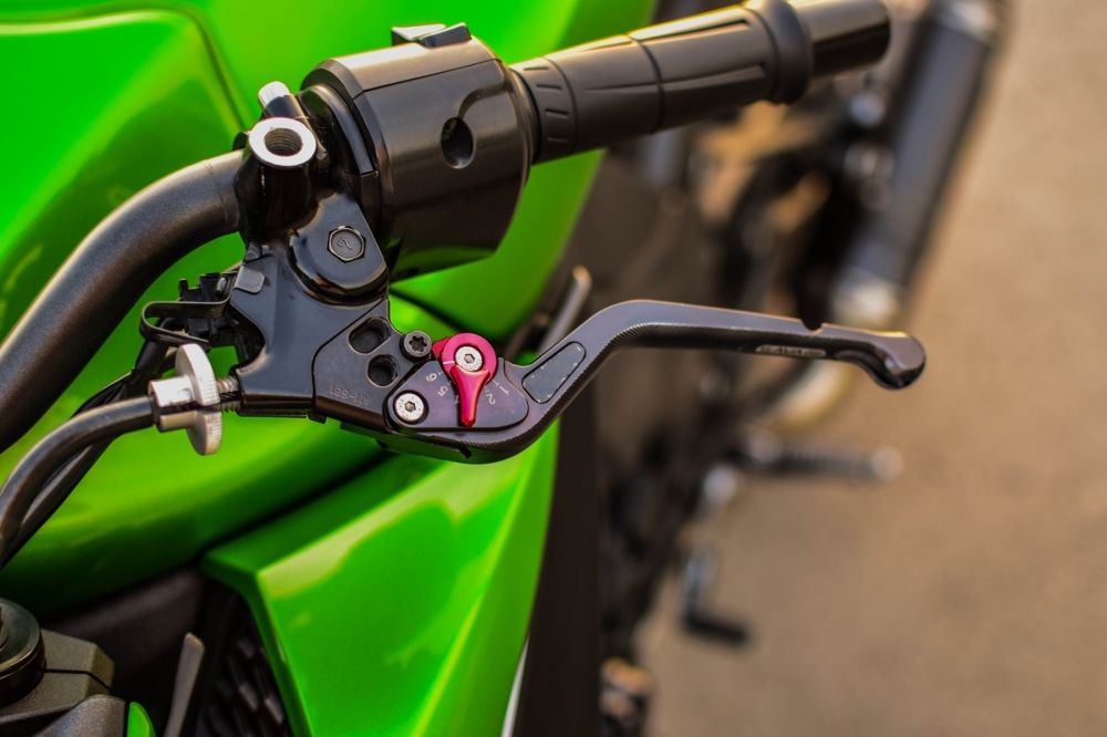 Su hap dan tu chiec Kawasaki Z1000 phien ban cu - 15