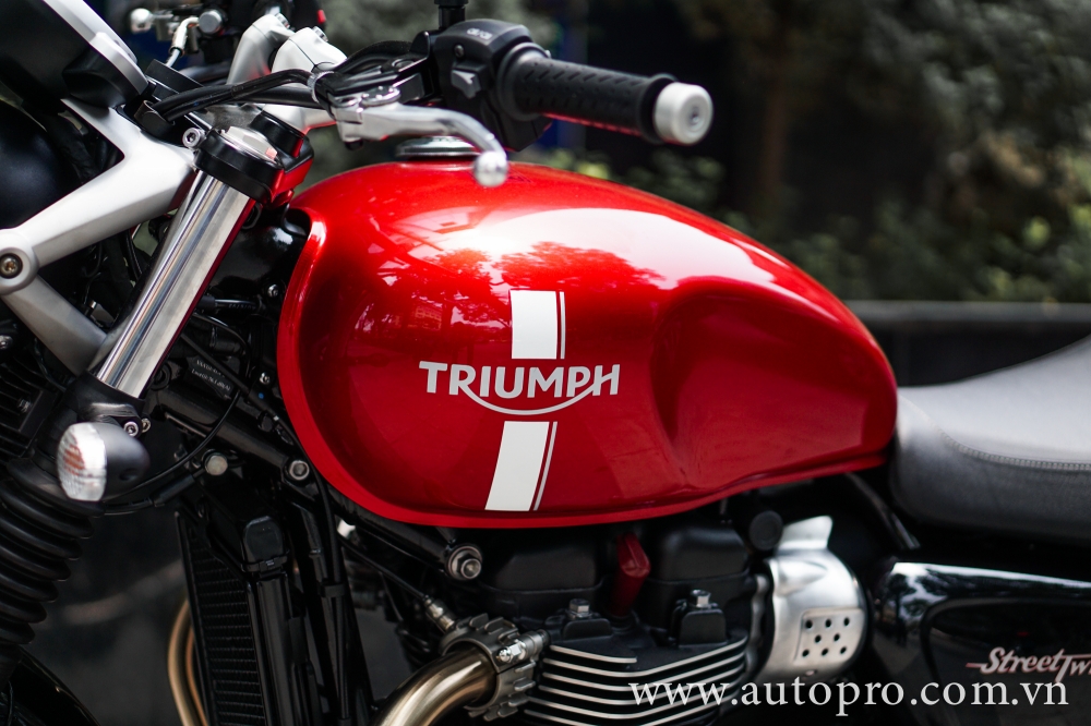 Can canh Triumph Street Twin 2016 doi thu cua Ducati Scrambler tai Viet Nam - 10