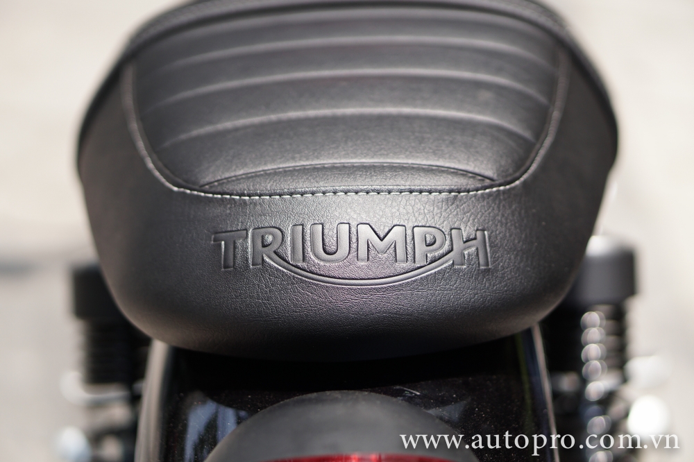Can canh Triumph Street Twin 2016 doi thu cua Ducati Scrambler tai Viet Nam - 12