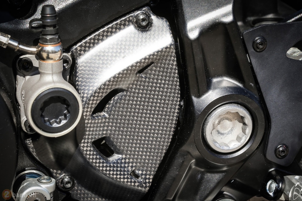 Chi tiet Ducati Monster 1200R 2016 do tu Ducati Performance Accessoires - 8