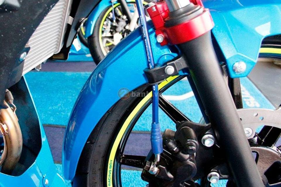 Chi tiet phu tung tren chiec Suzuki Satria F150 FI phien ban Racing - 12
