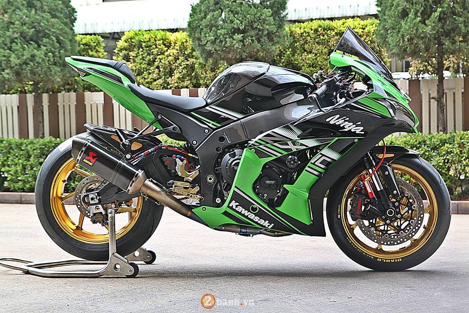 Choang ngop voi dan do choi sieu khung tren Kawasaki Ninja ZX10R 2016 - 18