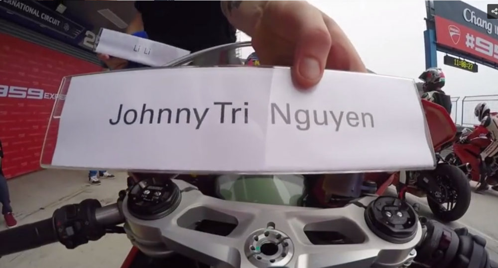 Clip Johnny Tri Nguyen chay thu Ducati 959 Panigale tren duong dua Thailand