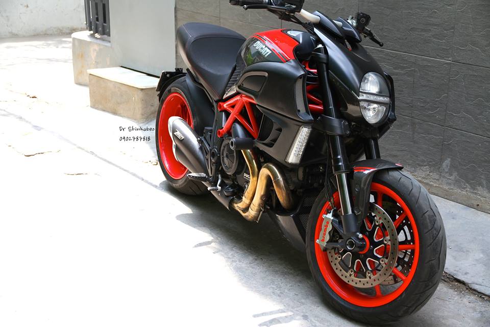 Ducati Diavel full carbon noi bat - 2