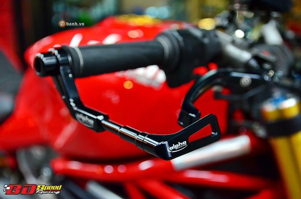 Ducati Monster 1200S muot ma voi dan do choi hang hieu - 4