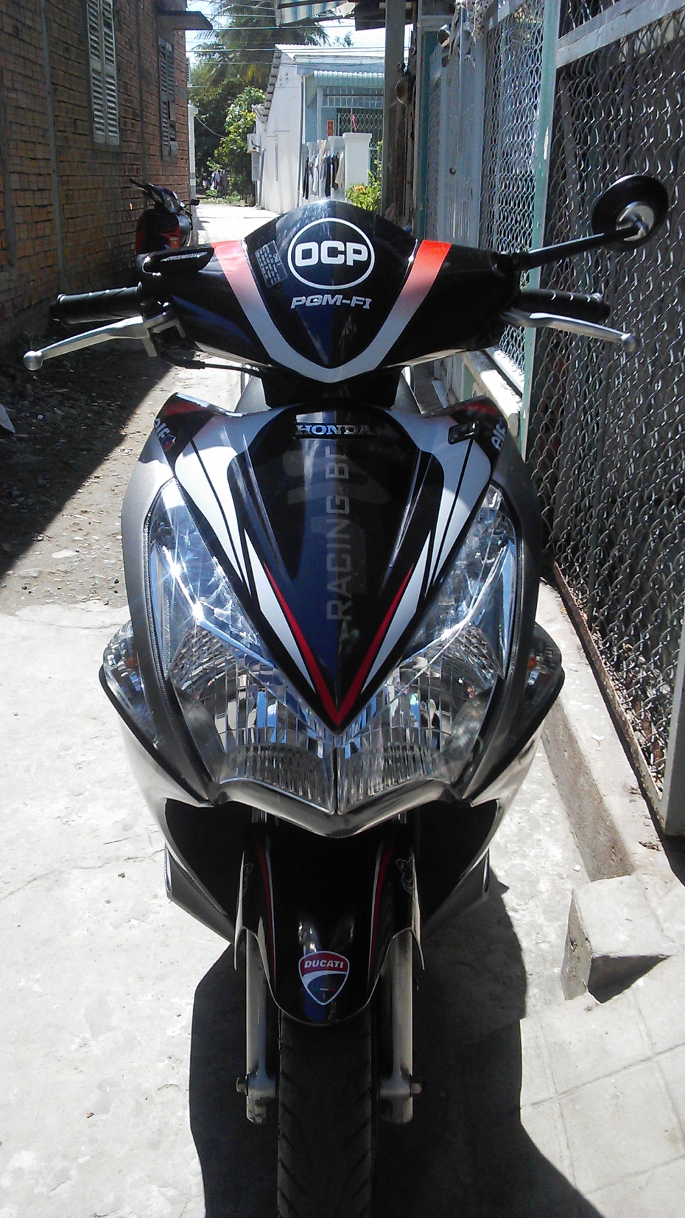 Honda Air Blade 110 2011 do tem manh me - 2
