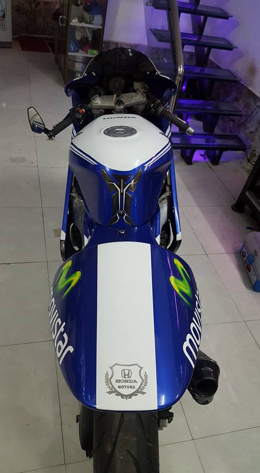 Honda CB400 lot xac thanh Sport Bike chay san cuc ngau - 6