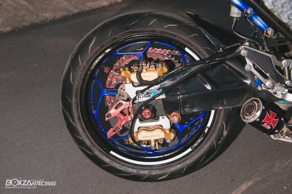 Kawasaki Z250 day chat choi trong phien ban Stunt Bike - 11