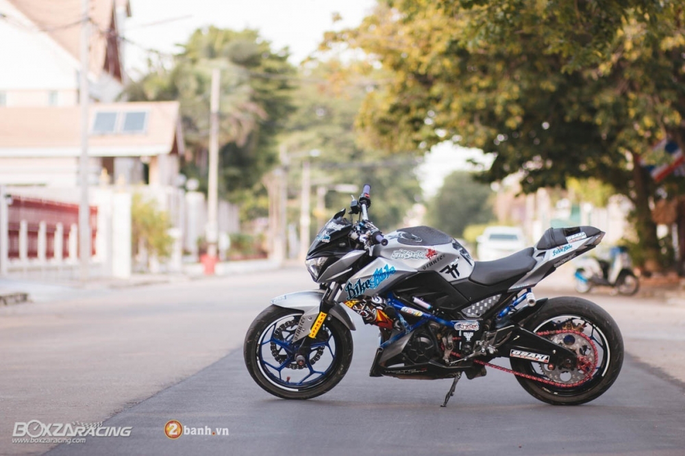 Kawasaki Z250 day chat choi trong phien ban Stunt Bike - 2