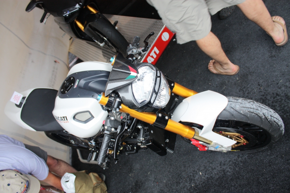 Quai thu Ducati Monster 696 lot xac day an tuong - 4