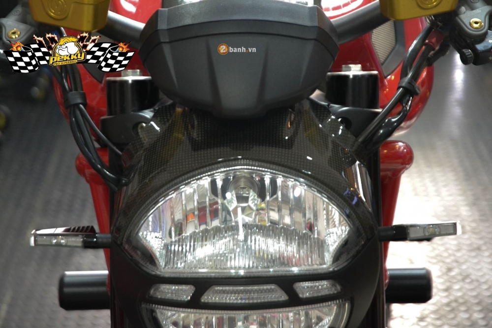 Quai vat Ducati Monster 795 day tinh te voi ve ngoai sang chanh - 2