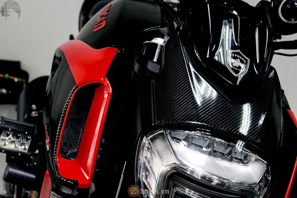 Ducati Diavel phien ban Candy Red tu Showroom H2 Decal - 3