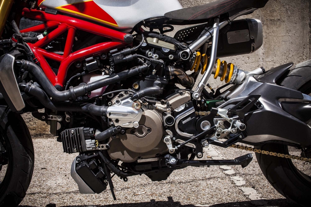 Ducati Monster 1200 Siluro ban do kich doc voi phong cach Scrambler - 12