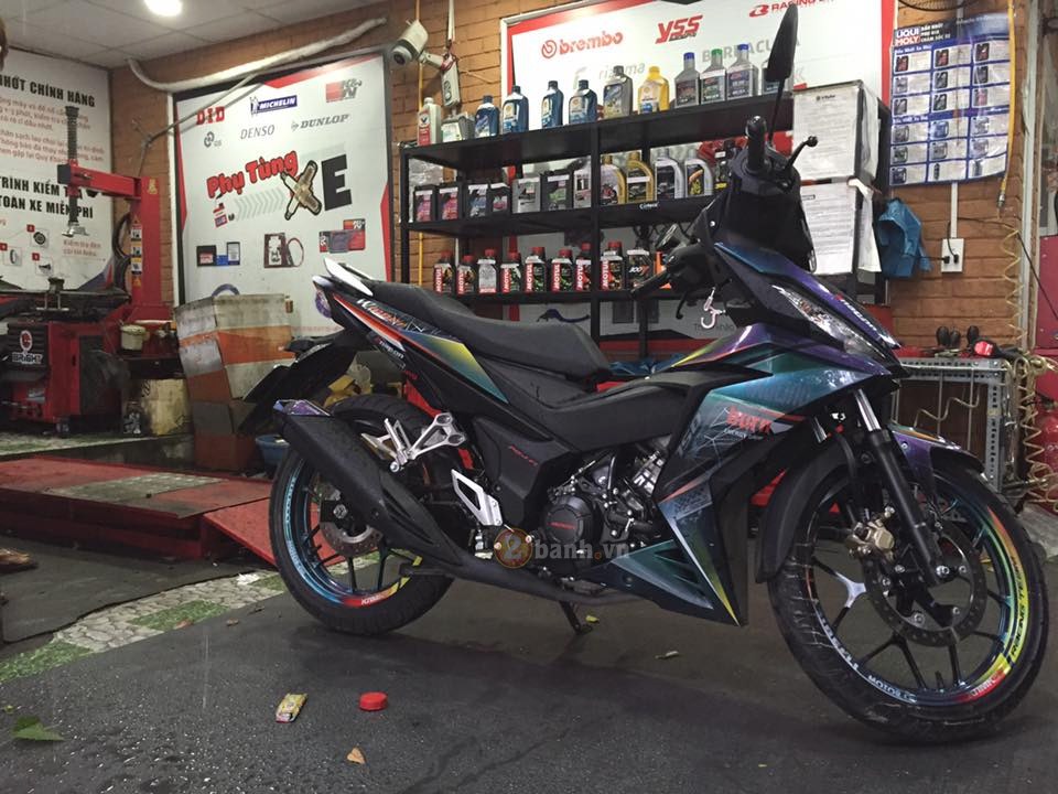 Honda Winner 150 Do tem dau chuyen mau doc cua biker Sai Gon - 11