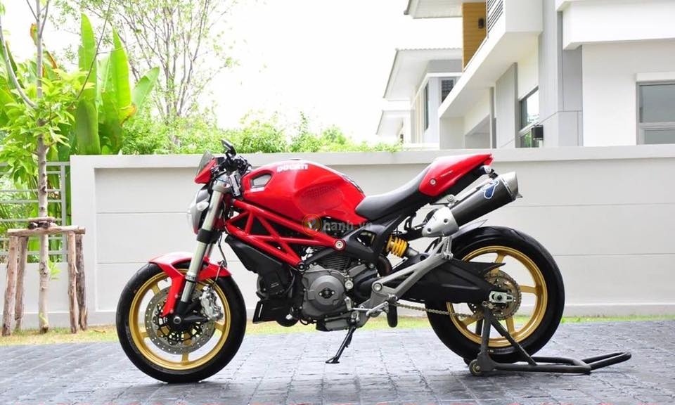 Ducati Monster 795 trong ban do full option day phong cach - 12