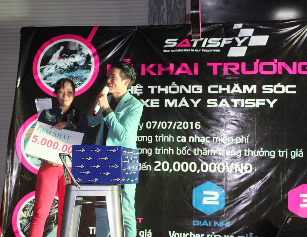 Khai Truong He Thong Cham Soc Bao Duong Xe May SATISFY Dau Tien - 30