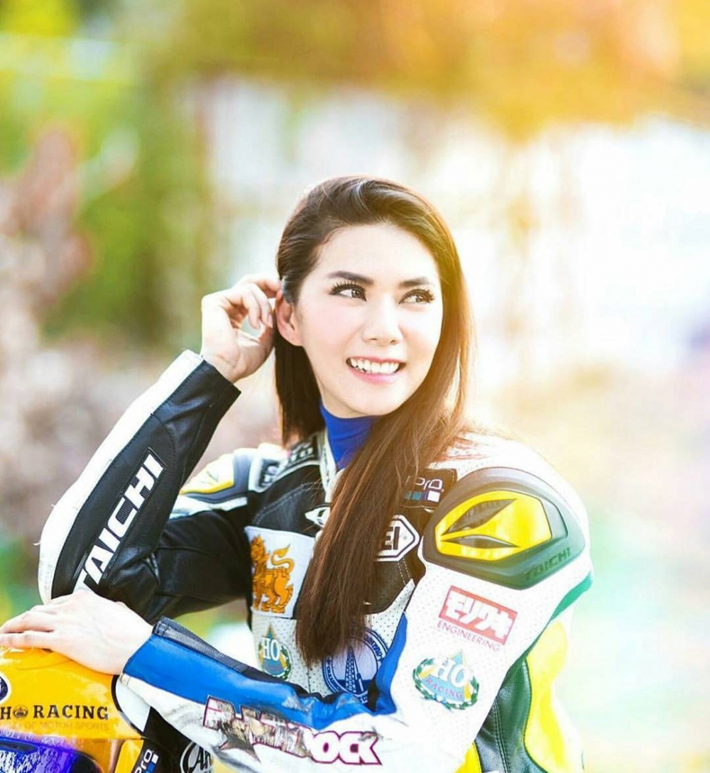 Cuu A hau 2 Thai Lan gianh chien thang tai Giai dua moto R2M Superbike Power Girls Professional WS2 - 4
