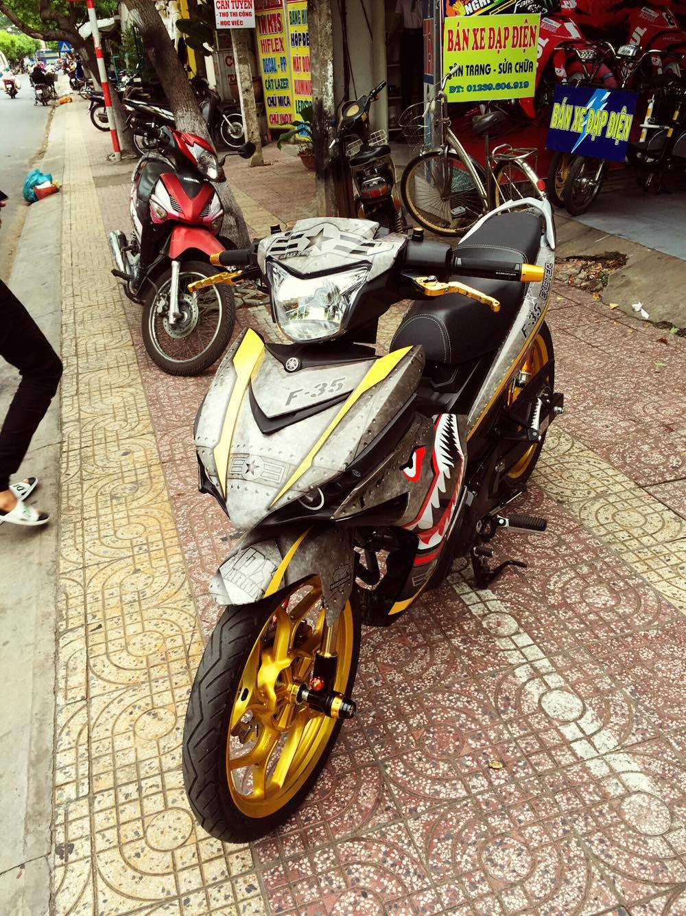 Exciter 150 cuc ngau voi dan ao Ca Map sat - 2
