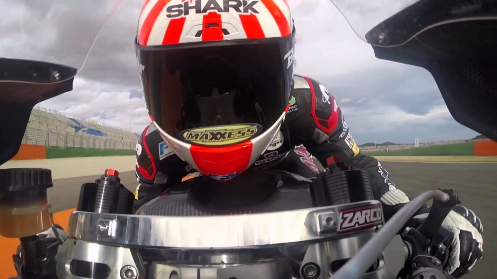 Moto2 Zohann Zarco hien dang nam vung vi tri dan dau tren bang xep hang - 4