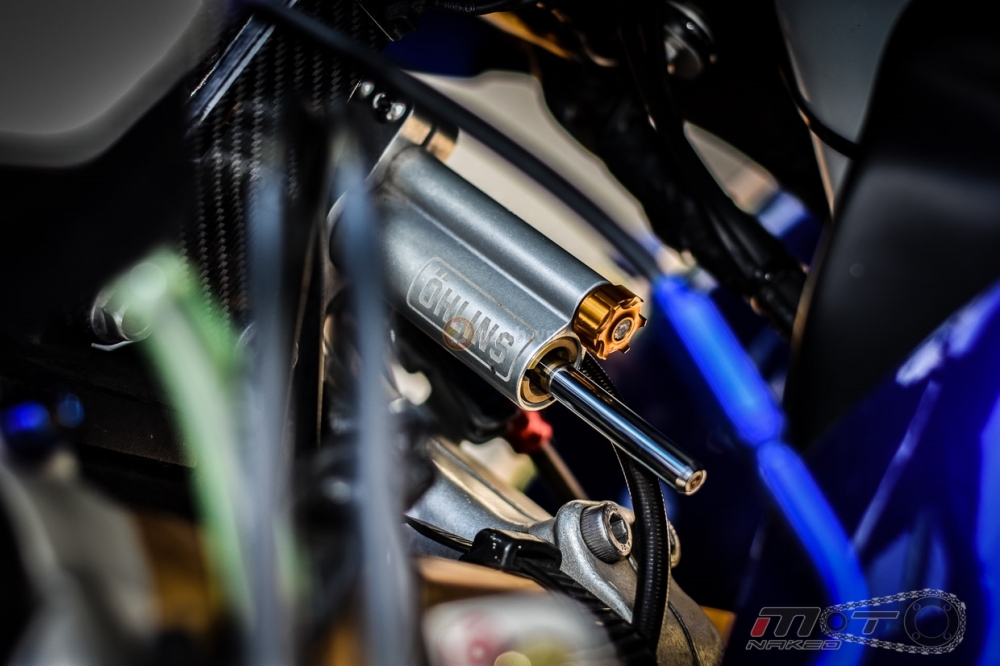 Yamaha R1 sieu chat trong phien ban Movistar MotoGP - 11