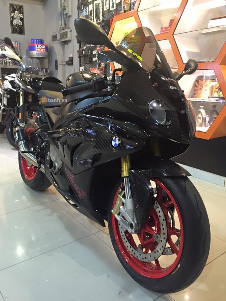 BMW S1000RR do cuc chat voi ve ngoai day ma mi - 2