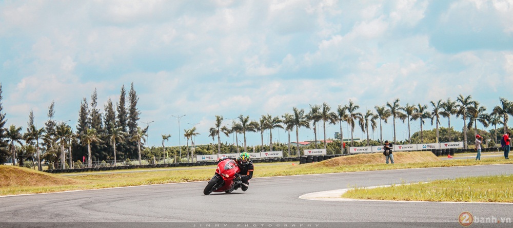 Tuyet pham thuong mai Ducati 959 Panigale gao thet trong ngay hoi Trackday cua Ducati Viet Nam - 24