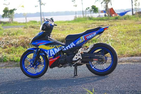 Exciter 150 day chat choi trong bo canh dam chat Yamaha Racing - 2