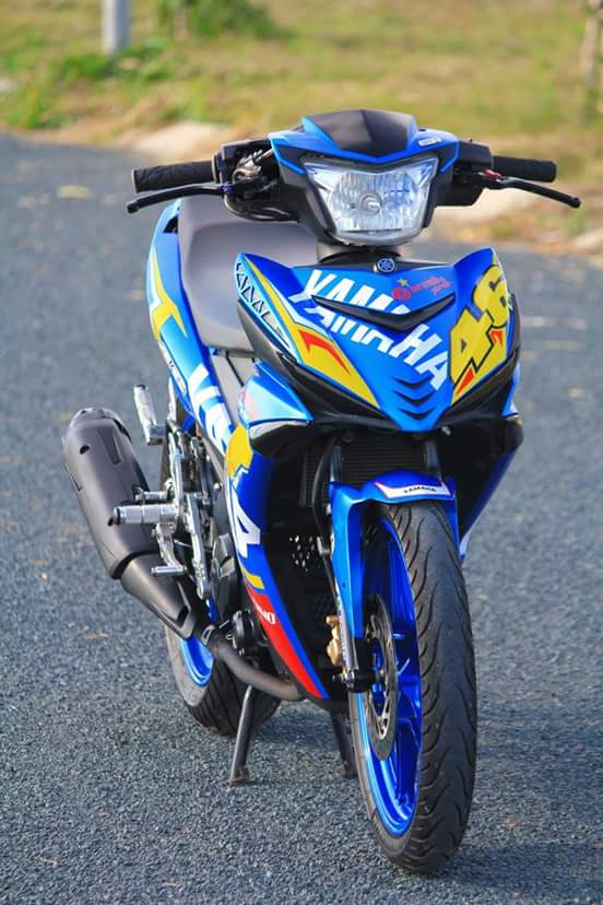 Exciter 150 day chat choi trong bo canh dam chat Yamaha Racing - 4